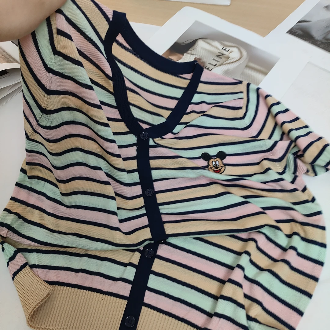 【例畔精选】夏季时尚气质V领条纹撞色米奇头刺绣百搭针织衫A373#