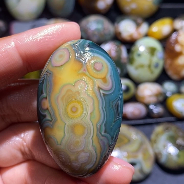 玛瑙/玉髓未镶嵌珠宝半成品150