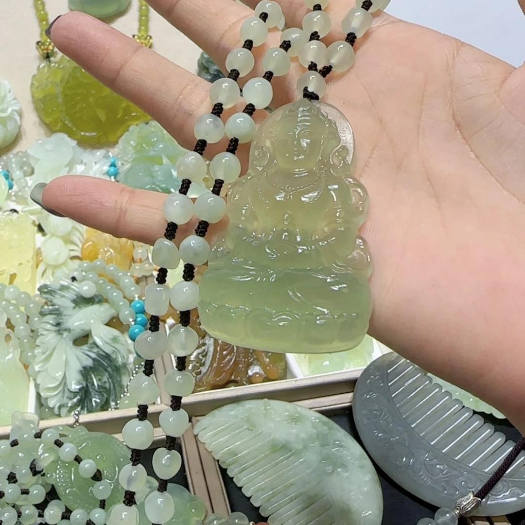 未镶嵌蛇纹石玉吊坠