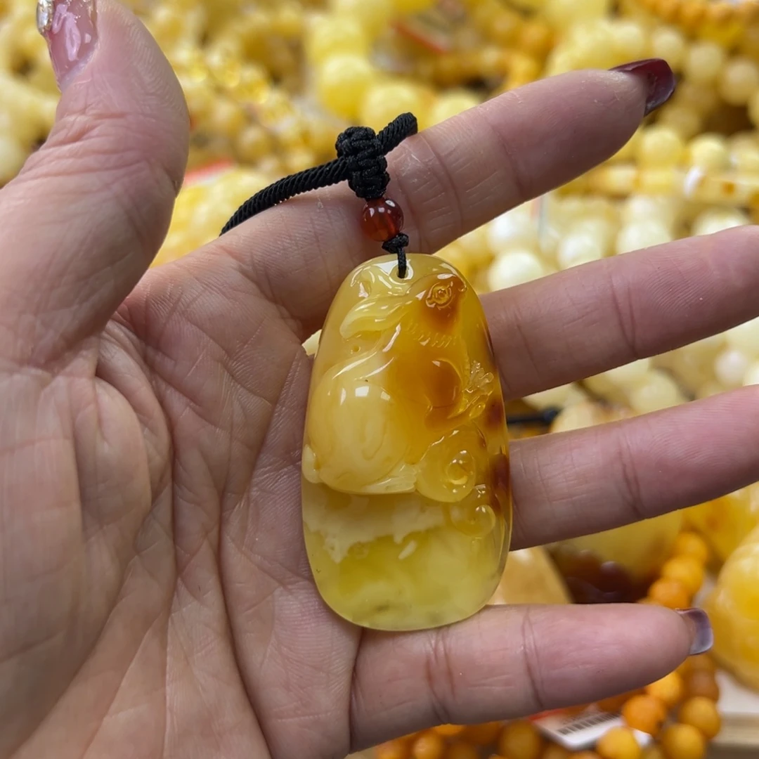 琥珀珠宝奇石未镶嵌