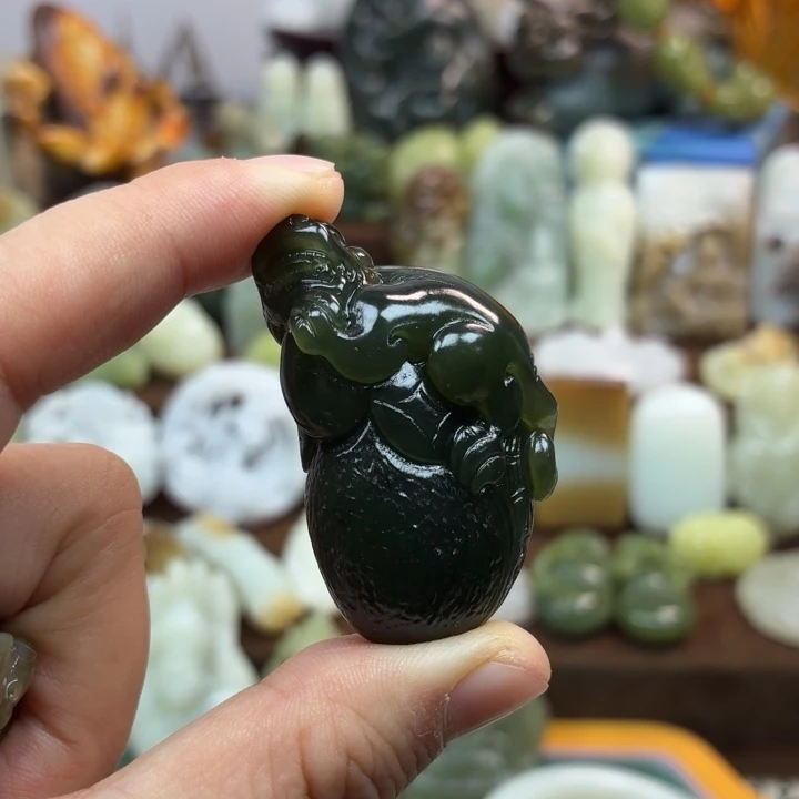 和田玉未镶嵌颈饰