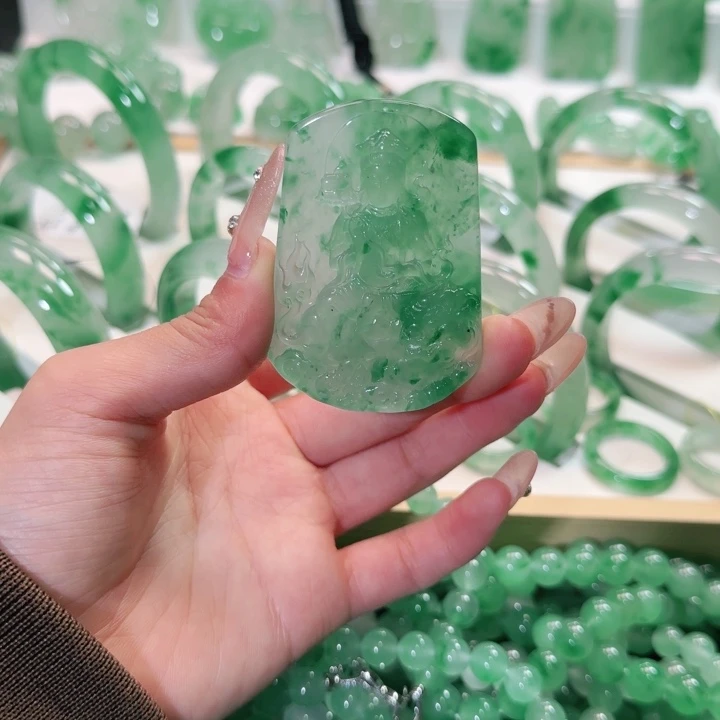 石英质玉吊坠(赠链)未镶嵌