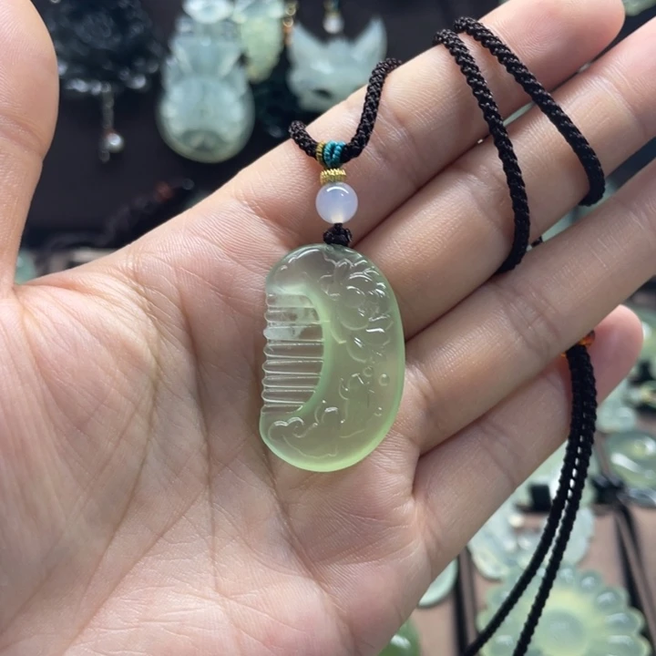 蛇纹石玉合金颈饰