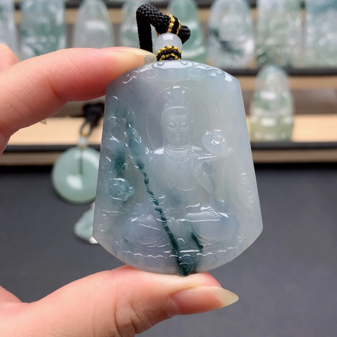 颈饰未镶嵌翡翠虚空藏