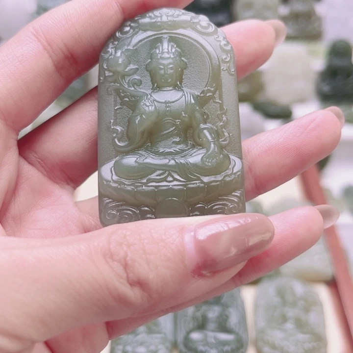 ****e和田玉未镶嵌颈饰