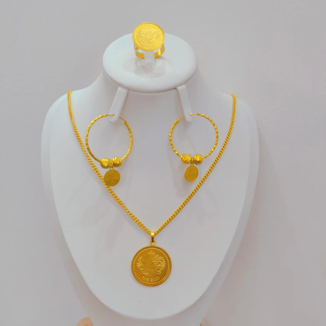 铜合金项链 锁骨链铜合金三件套项链金色耳环戒指套装有礼物盒