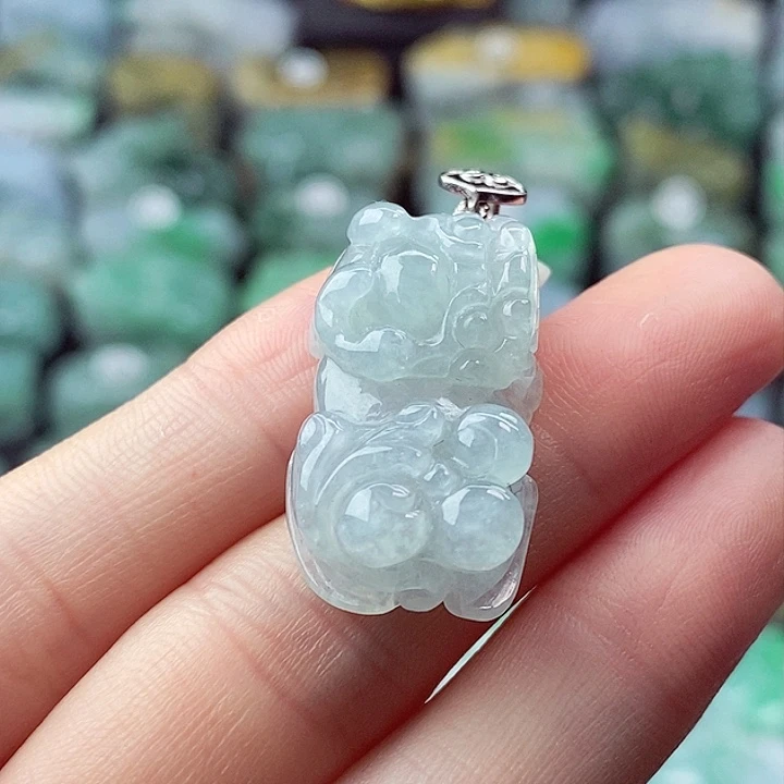 颈饰未镶嵌翡翠天然