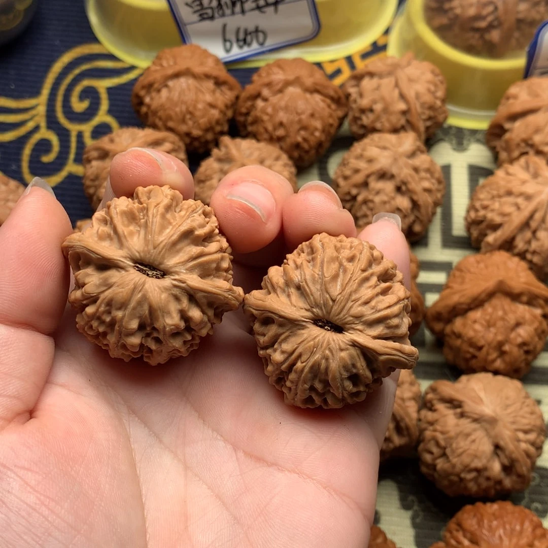 文玩核桃吊坠女娲石36