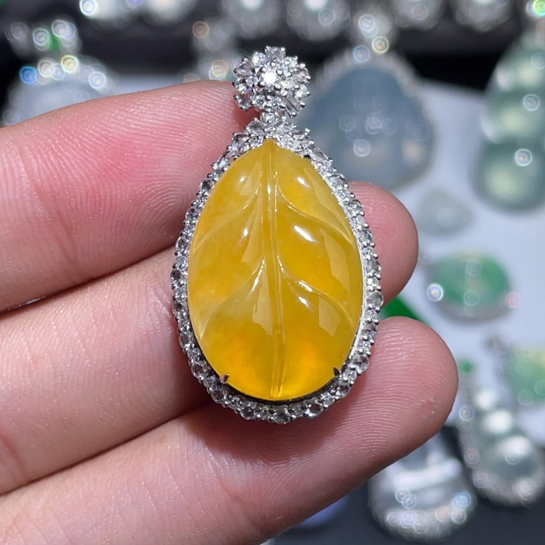 翡翠18K金镶嵌项链