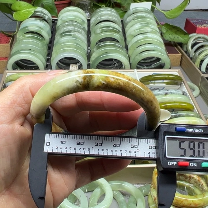 蛇纹石玉未镶嵌手镯39