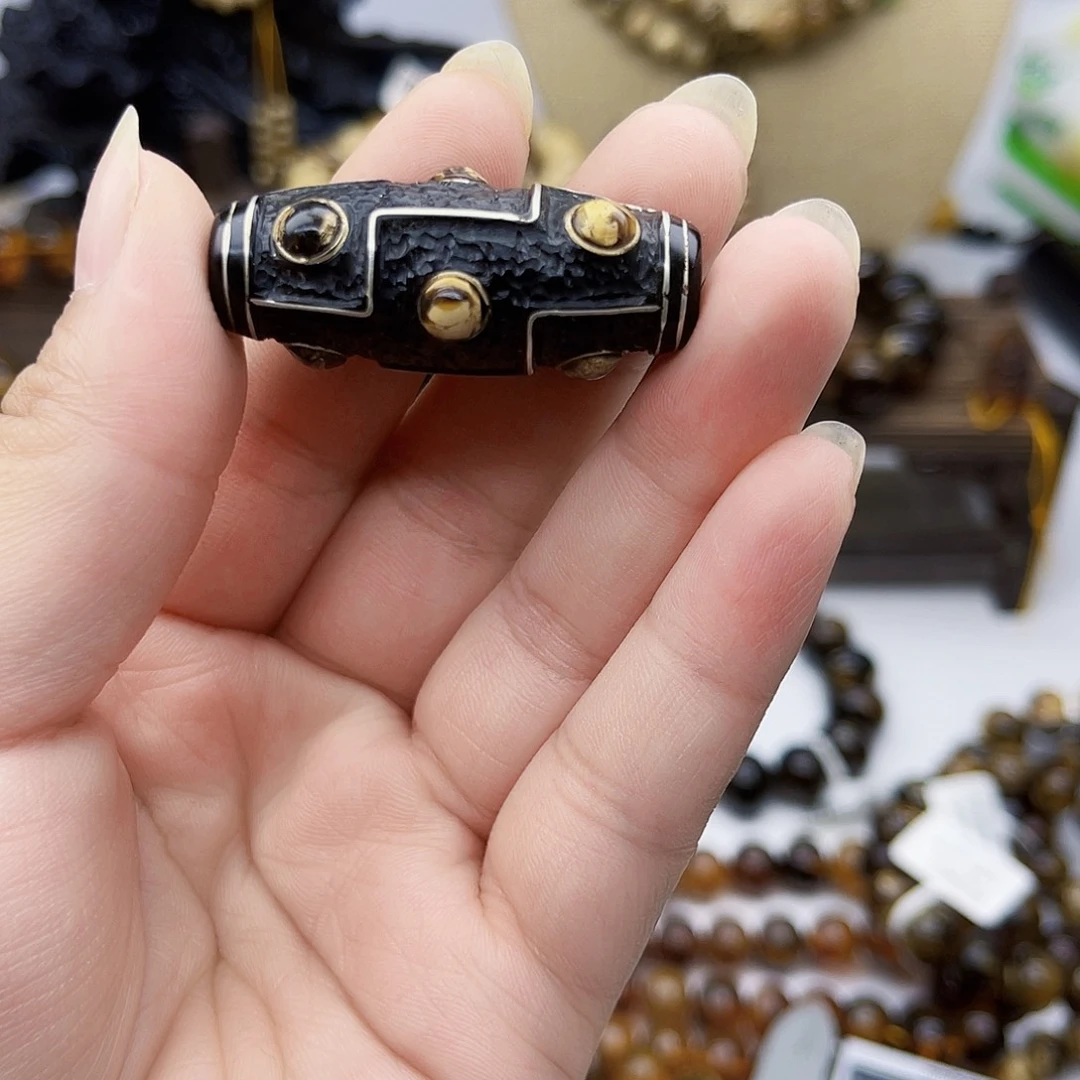 未镶嵌琥珀裸石?**摇抚顺煤精镶嵌琥珀