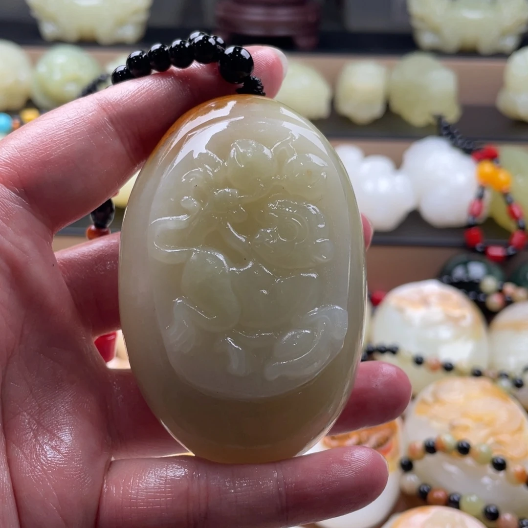 江***米石材天然古青石手把件