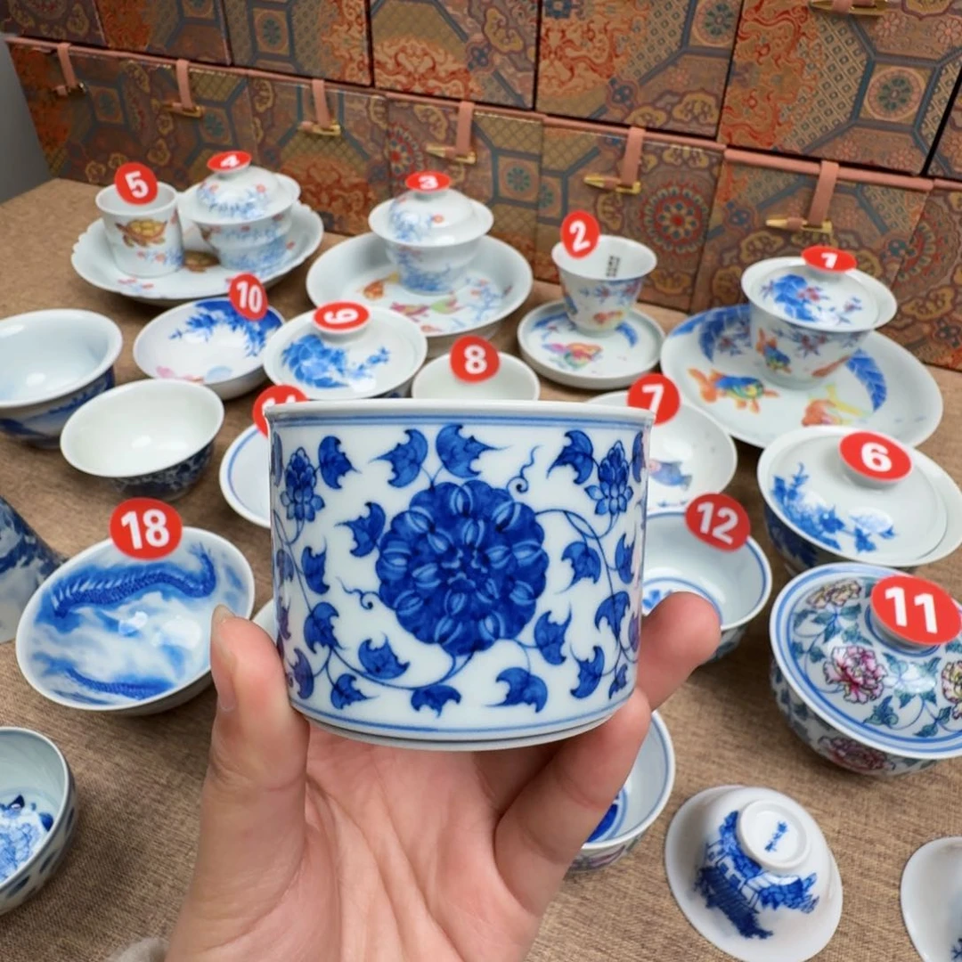 瓷片青花缠枝花卉直口杯