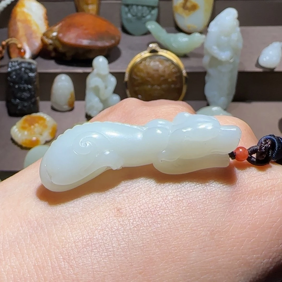 和田玉颈饰未镶嵌