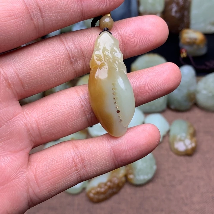 和田玉（糖玉）未镶嵌颈饰