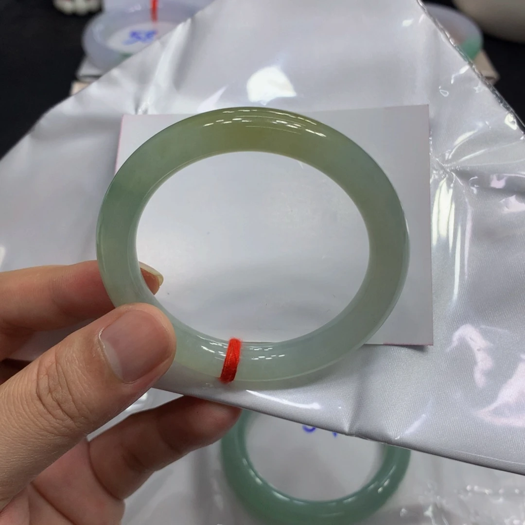 未镶嵌手镯（圆镯）翡翠翡翠手镯冰带黄