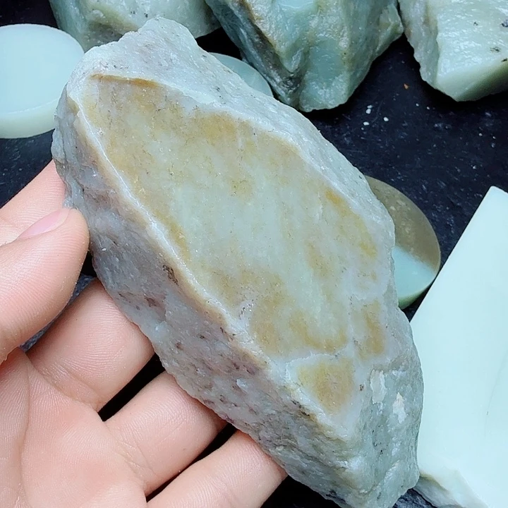 未镶嵌和田玉（糖玉）珠宝奇石