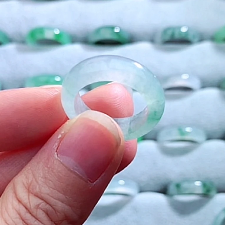 天然翡翠戒圈a货