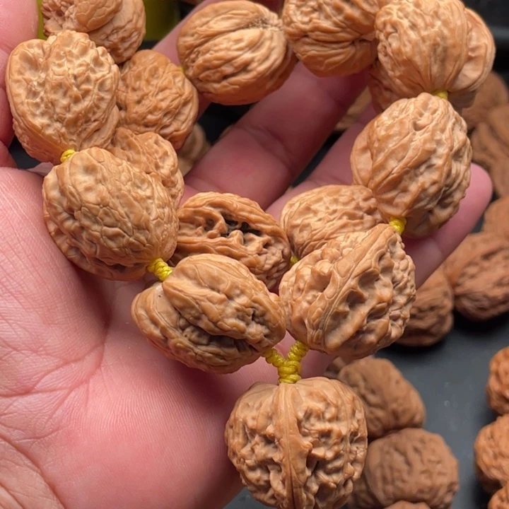 文玩核桃吊坠宁*2白狮子