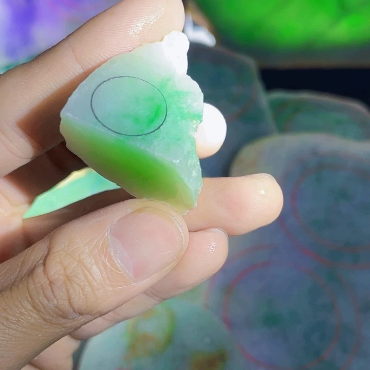 翡翠未镶嵌挂件片料