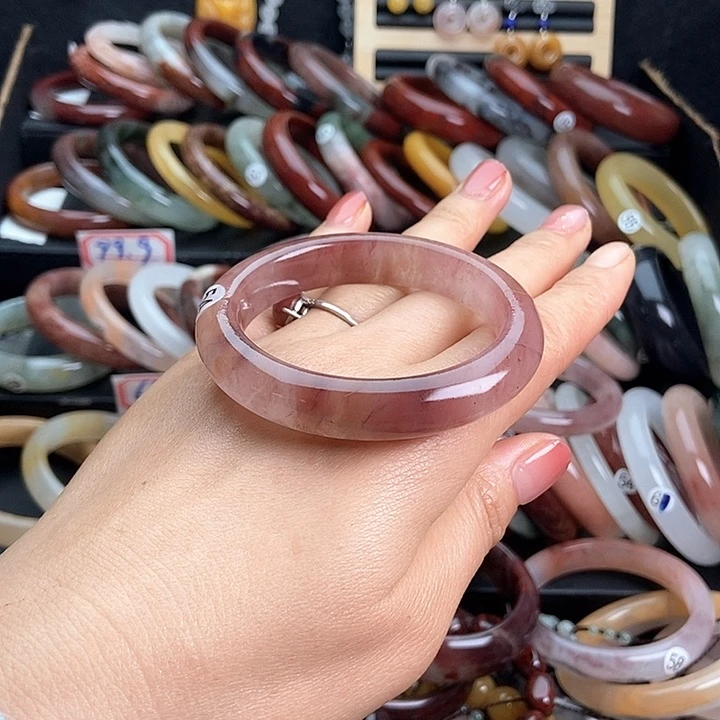 石英质玉手镯未镶嵌