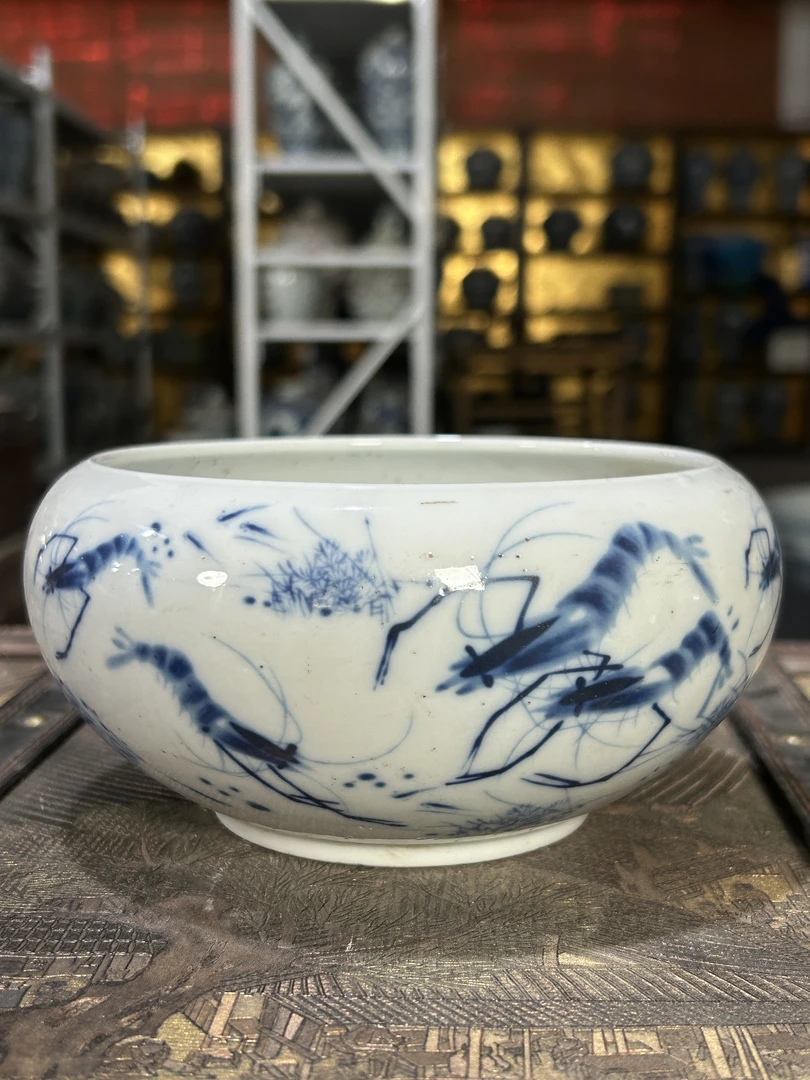 青花虾趣图聚水缸
