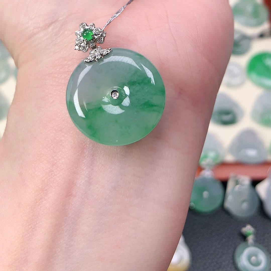 翡翠未镶嵌颈饰吊坠