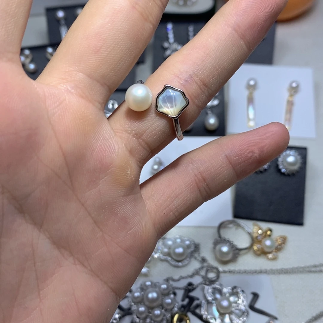 淡水珍珠未镶嵌耳饰