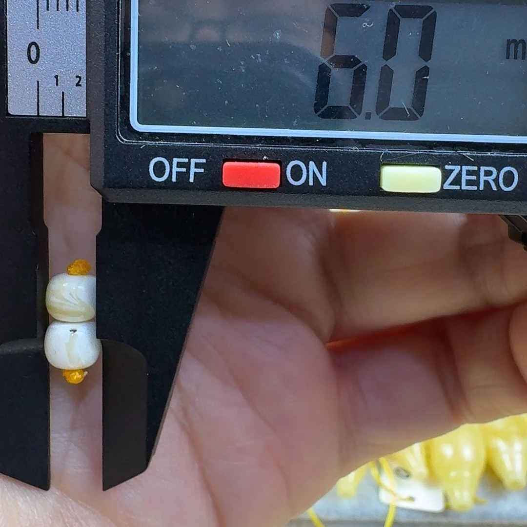 蜜蜡未镶嵌裸石19杂