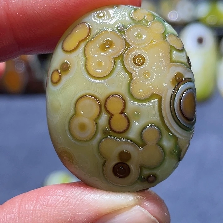 玛瑙/玉髓未镶嵌珠宝奇石