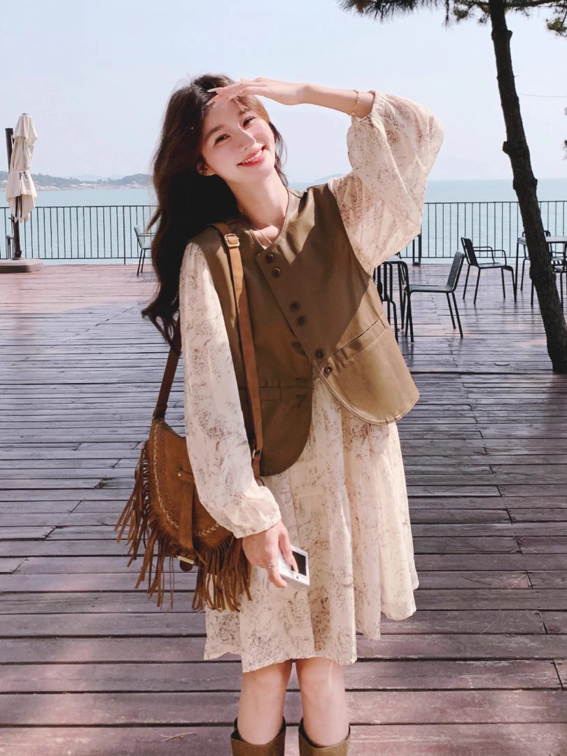 小个子复古马甲碎花裙女2025秋季新款洋气时髦显瘦国风长袖连衣裙