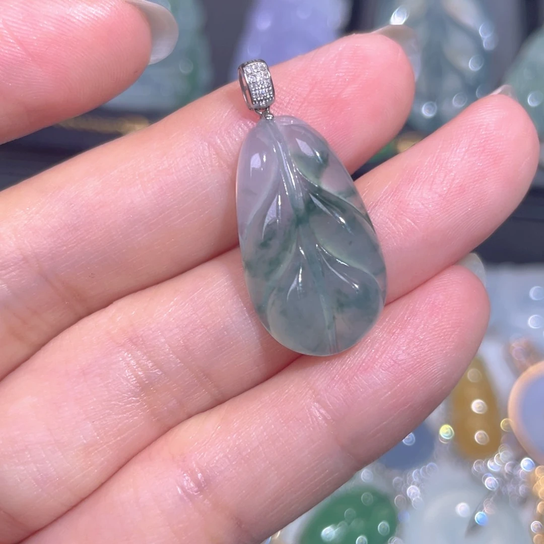 颈饰18K金镶嵌翡翠翡翠