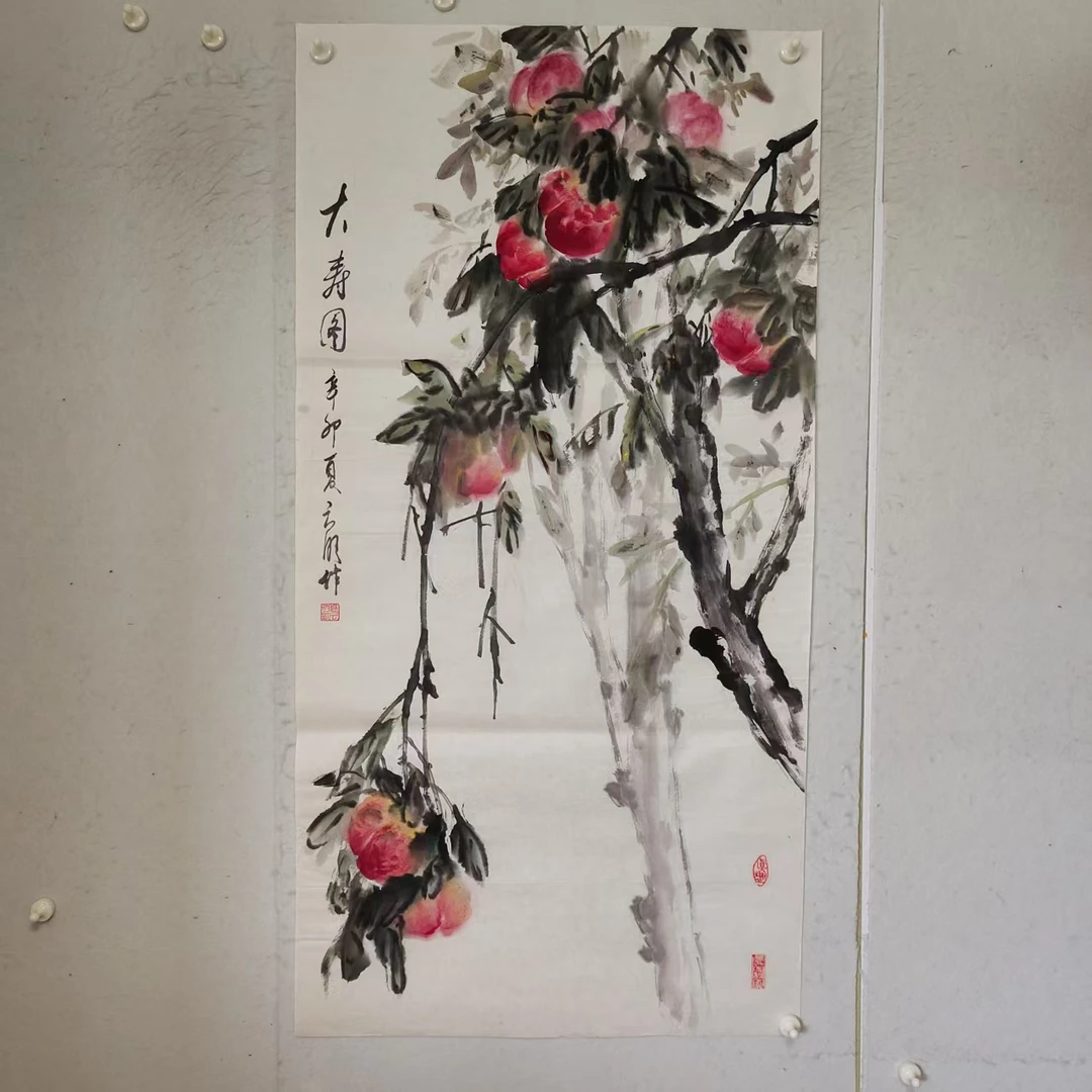 4558 多年前纯手绘老字画《寿桃》中堂  尺寸 137×68