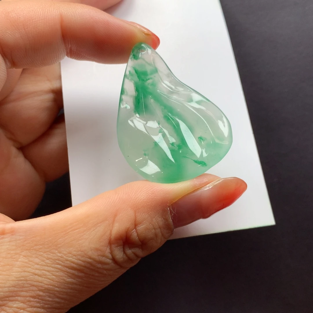 石英质玉未镶嵌颈饰