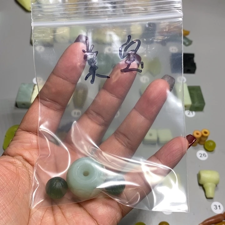 蛇纹石玉颈饰未镶嵌棠****姐