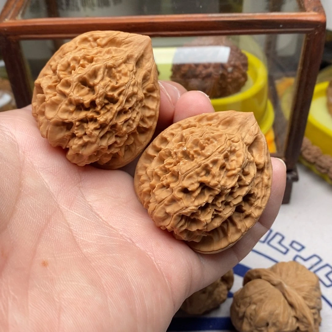 核桃把件埃****霖四二官帽