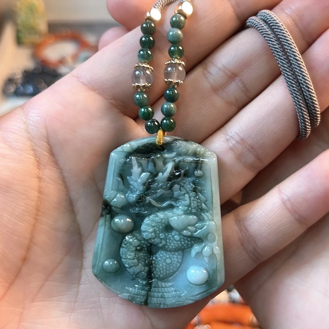 翡翠颈饰未镶嵌吊坠