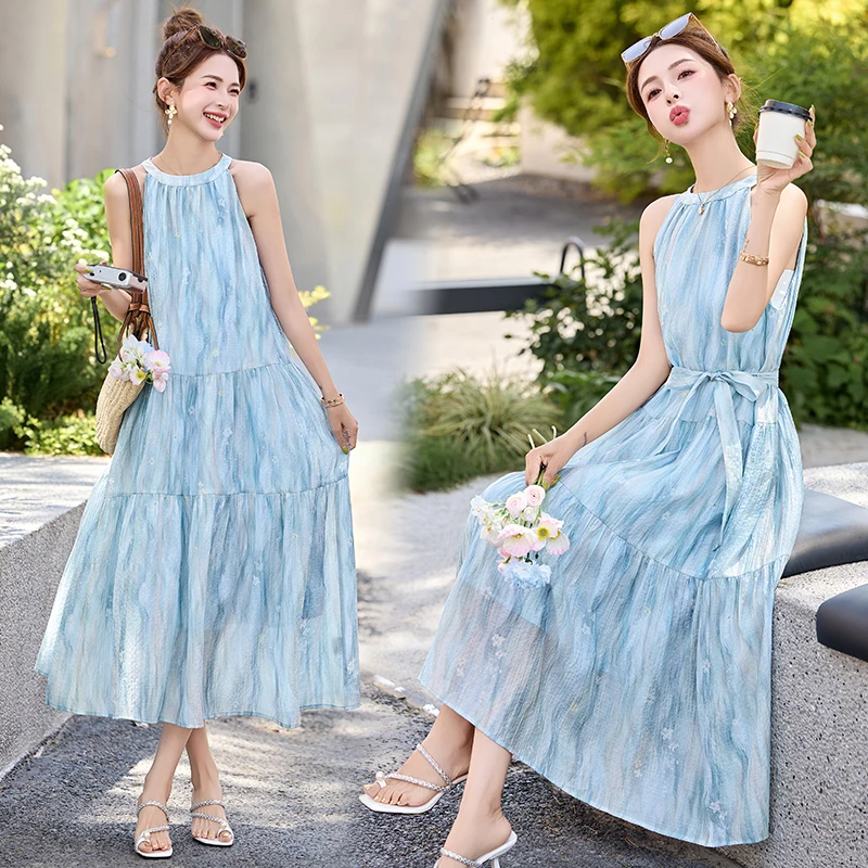 法式2025年夏季新款高级感时尚洋气显瘦连衣裙度假风无袖挂脖裙子