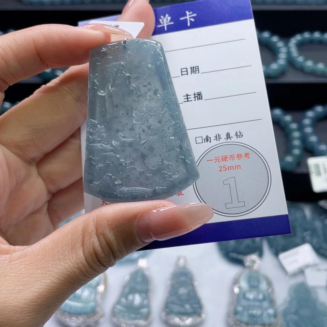 翡翠未镶嵌颈饰山水
