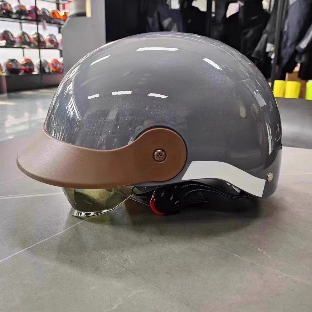 3C认证电动摩托车头盔男女士夏季防晒半盔新国标四季透气轻便头盔