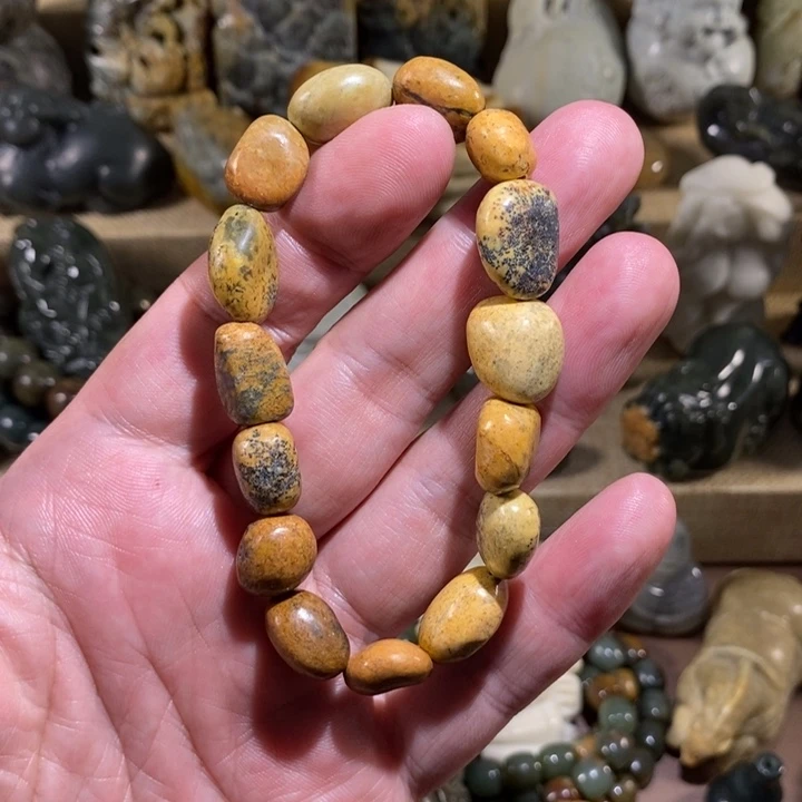 透闪石质玉未镶嵌把件