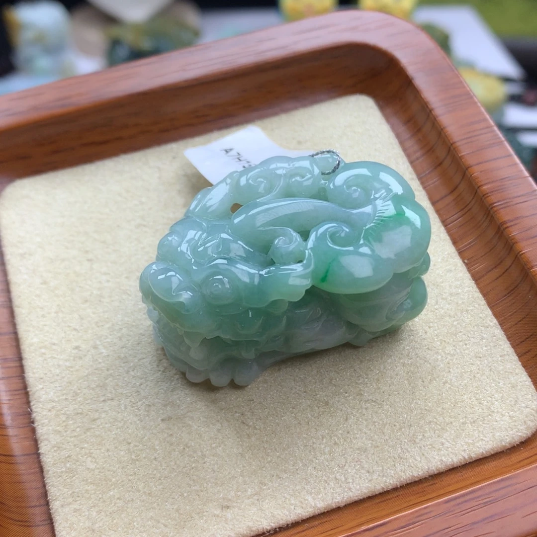 翡翠未镶嵌颈饰翡翠吊坠2