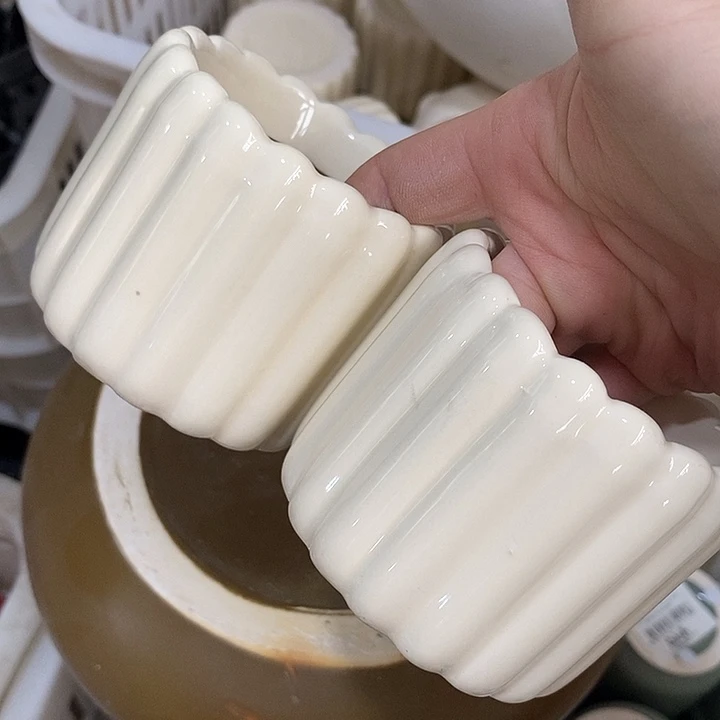 摆件陶盆有孔 瑕疵介意勿拍