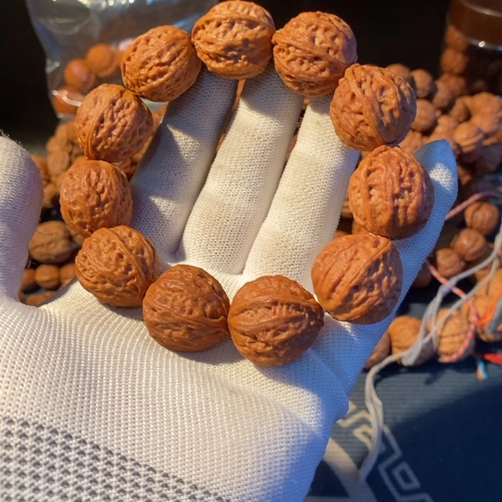 文玩核桃手串……82