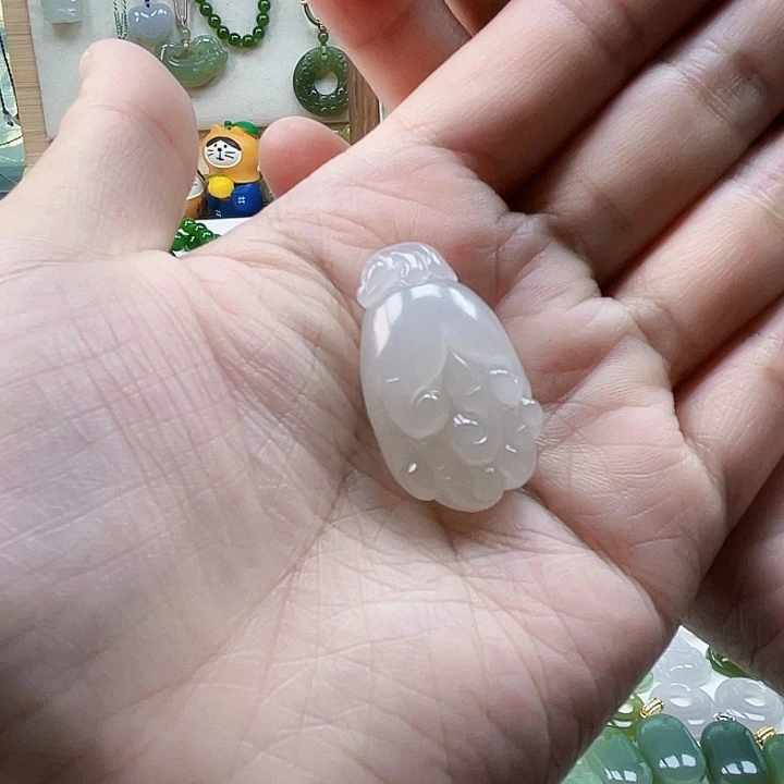 和田玉未镶嵌吊坠(不含链)依*