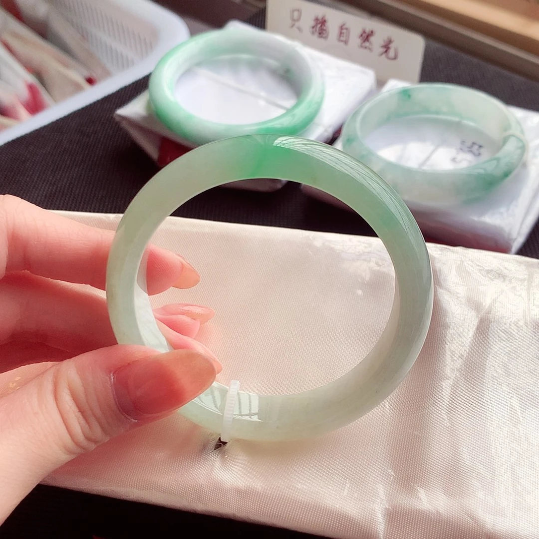 未镶嵌手镯翡翠翡翠