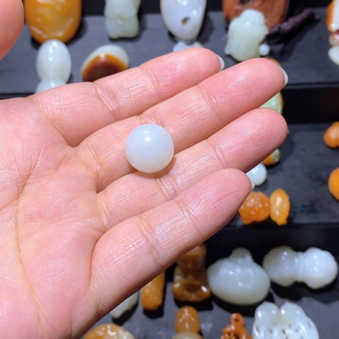 和田玉未镶嵌颈饰梦**天