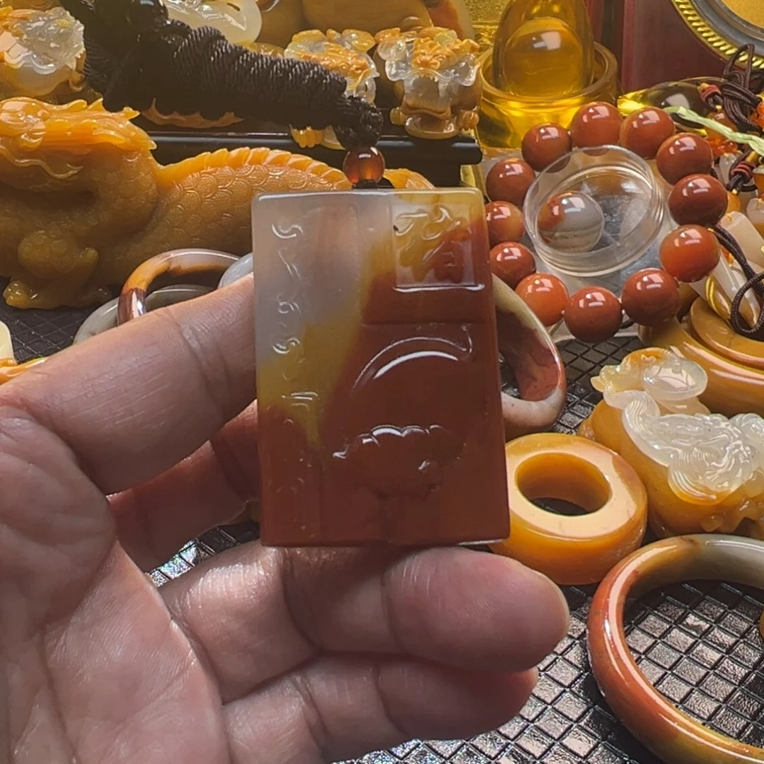 石英质玉未镶嵌颈饰