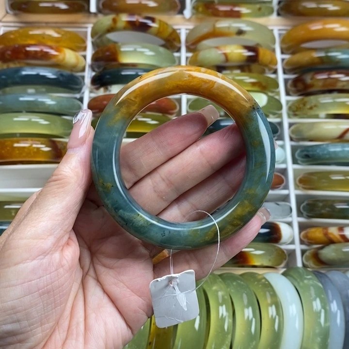 蛇纹石玉未镶嵌手镯54