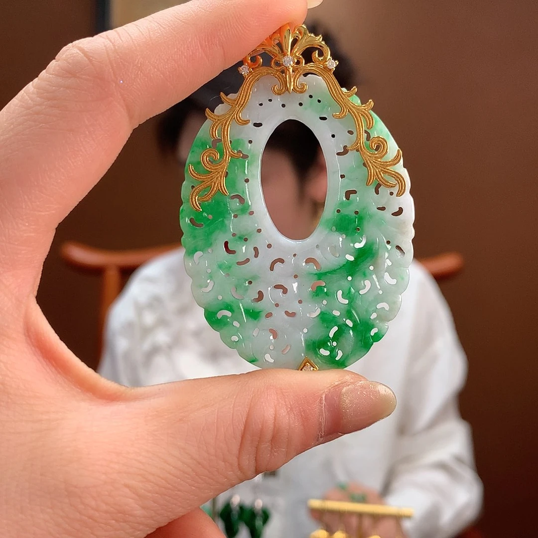 翡翠18K金镶嵌颈饰L****W吊坠